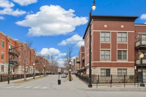 765 W 15th St #310, Chicago, IL 60607 photo 1