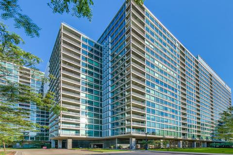9655 Woods Dr #508, Skokie, IL 60077