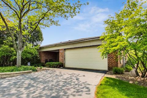 438 Amberley Ln, Deerfield, IL 60015