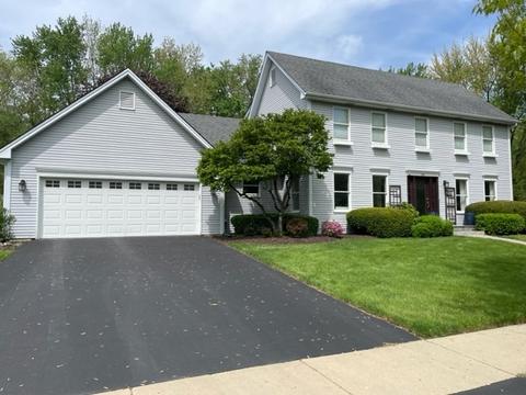 230 Rosenfelder Ct, Geneva, IL 60134