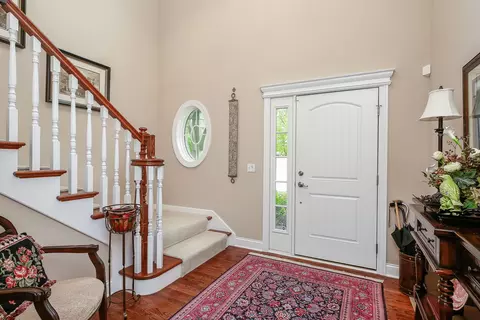 2040 Mackenzie Pl, Wheaton, IL 60187 photo 2