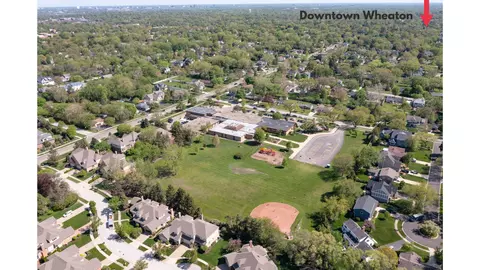 2040 Mackenzie Pl, Wheaton, IL 60187 photo 33