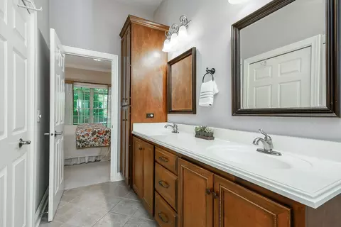 2040 Mackenzie Pl, Wheaton, IL 60187 photo 12