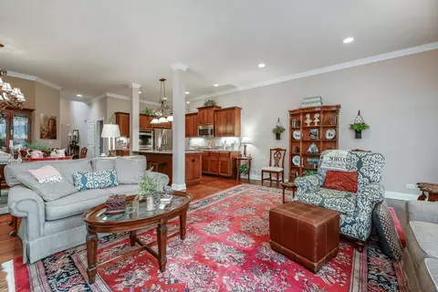 2040 Mackenzie Pl, Wheaton, IL 60187 photo 10