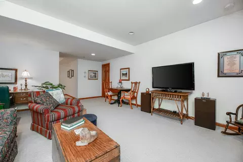 2040 Mackenzie Pl, Wheaton, IL 60187 photo 24