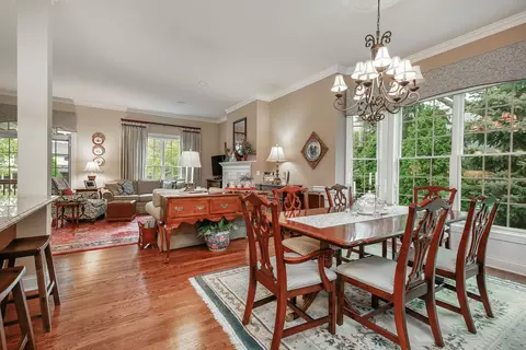 2040 Mackenzie Pl, Wheaton, IL 60187 photo 4