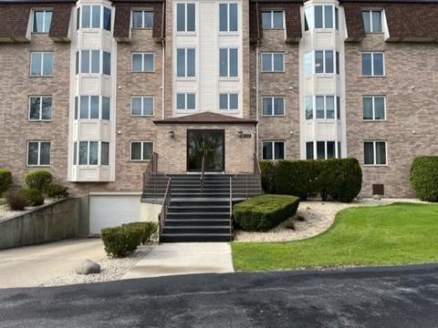 3660 186th St #204, Lansing, IL 60438