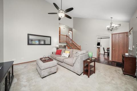 619 Tanglewood Trl, Mchenry, IL 60050 photo 5