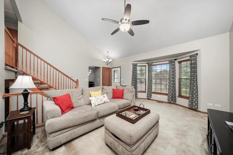 619 Tanglewood Trl, Mchenry, IL 60050 photo 4