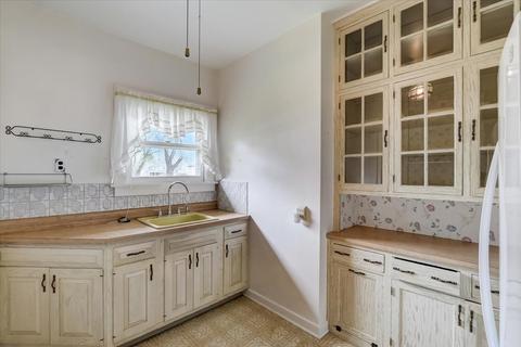351 Jefferson Ave, Elgin, IL 60120 photo 8
