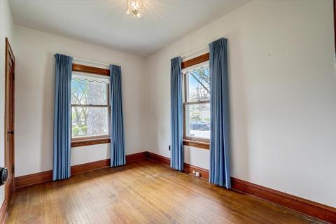 351 Jefferson Ave, Elgin, IL 60120 photo 14