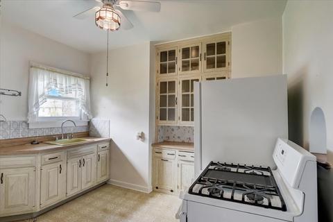351 Jefferson Ave, Elgin, IL 60120 photo 7