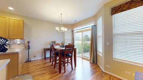 2432 Evergreen Cir, Mchenry, IL 60050 photo 7