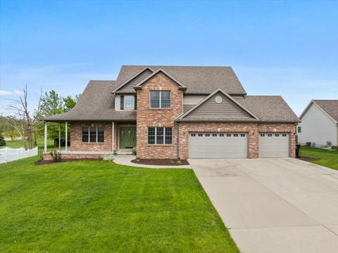 4 Knollbrook Ct, Bloomington, IL 61705