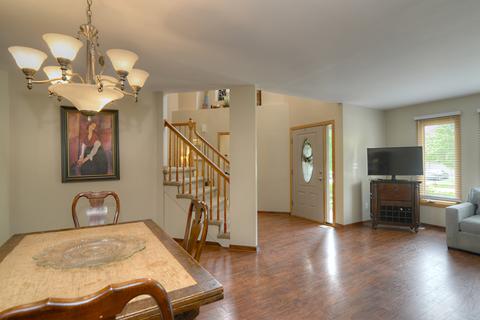 822 Kent Cir, Bartlett, IL 60103 photo 2
