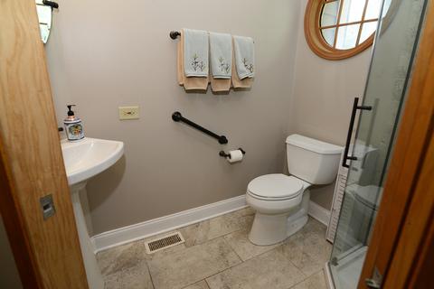 822 Kent Cir, Bartlett, IL 60103 photo 5