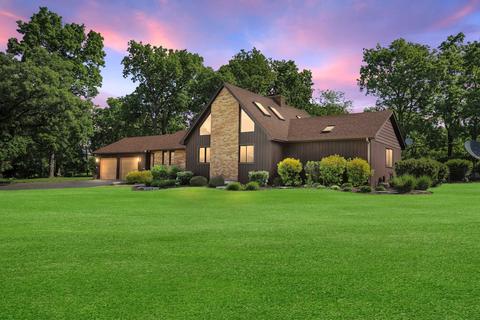 11 N965 Hidden Hill Trl, Elgin, IL 60124
