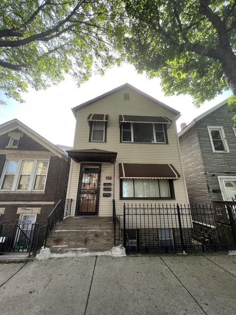 2719 S Emerald Ave, Chicago, IL 60616
