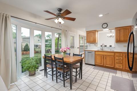 1616 Apache Dr, Naperville, IL 60563 photo 5