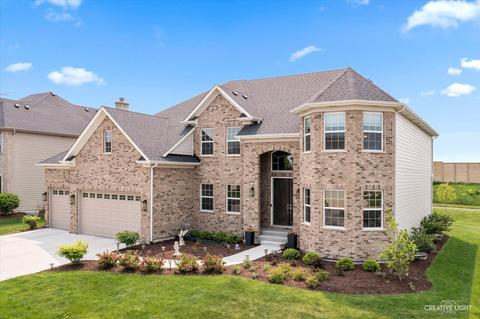 4115 Chinaberry Ln, Naperville, IL 60564