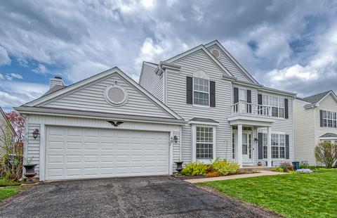 40 Mckinley Ln, Streamwood, IL 60107