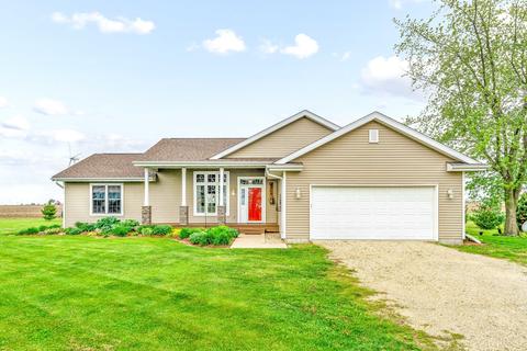 965 Bingham Rd, Steward, IL 60553