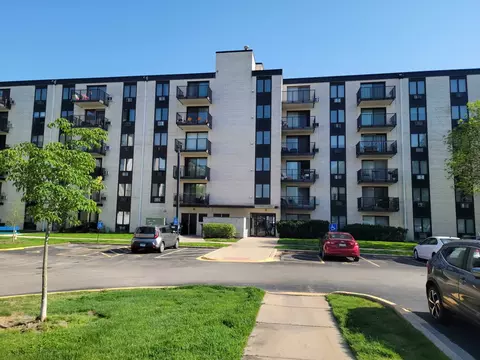 9098 W Terrace Dr #6M, Niles, IL 60714