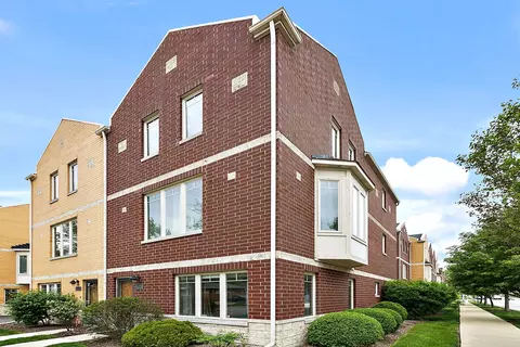 8900 W 31st St #17, Brookfield, IL 60513