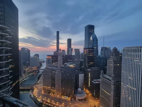 300 N State St #5706, Chicago, IL 60654