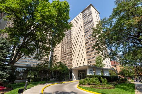 3950 N Lake Shore Dr #1606, Chicago, IL 60613