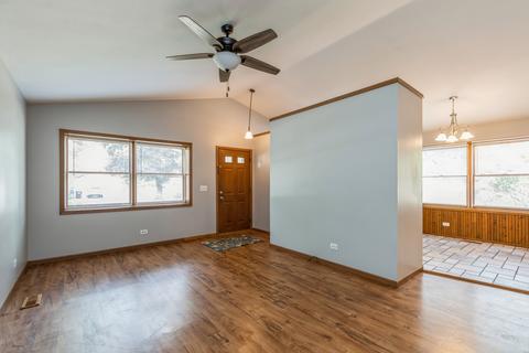 723 E Prairie St, Marengo, IL 60152 photo 4