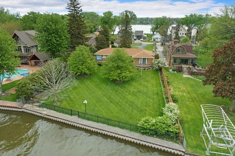 37170 N Stanton Point Rd, Ingleside, IL 60041
