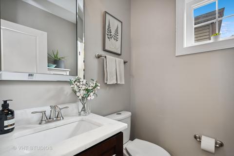 709 Brown Ave, Evanston, IL 60202 photo 23