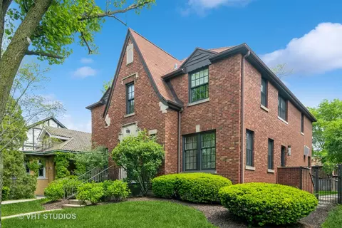 1132 N Grove Ave, Oak Park, IL 60302