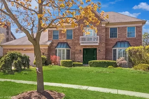 3890 Bernay Ln, Hoffman Estates, IL 60192