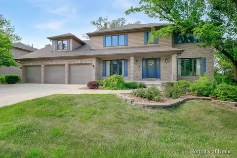 19 W576 Country Ln, Lombard, IL 60148