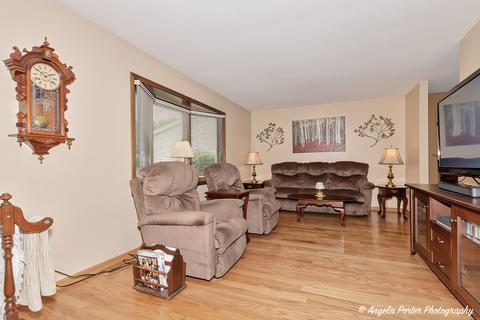 1814 Oak Dr, Mchenry, IL 60050 photo 4