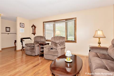 1814 Oak Dr, Mchenry, IL 60050 photo 5