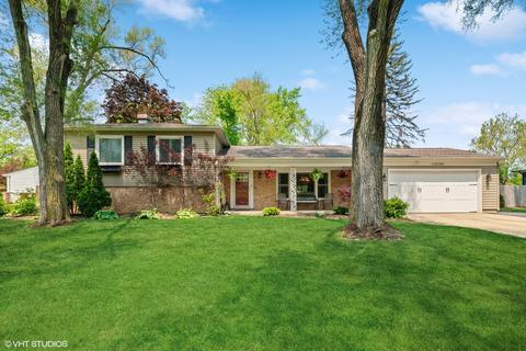 22 W350 Arbor Ln, Glen Ellyn, IL 60137