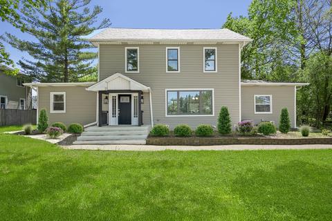 2417 Maple Ave, Downers Grove, IL 60515