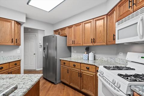 3416 Rosecroft Ln, Naperville, IL 60564 photo 8