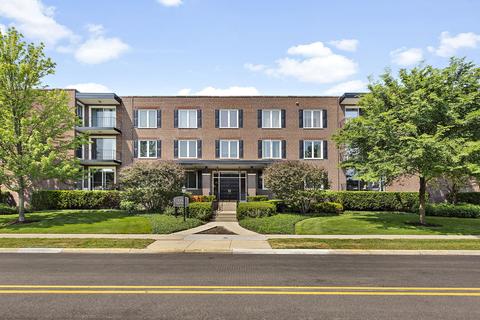 1350 N Western Ave #201, Lake Forest, IL 60045
