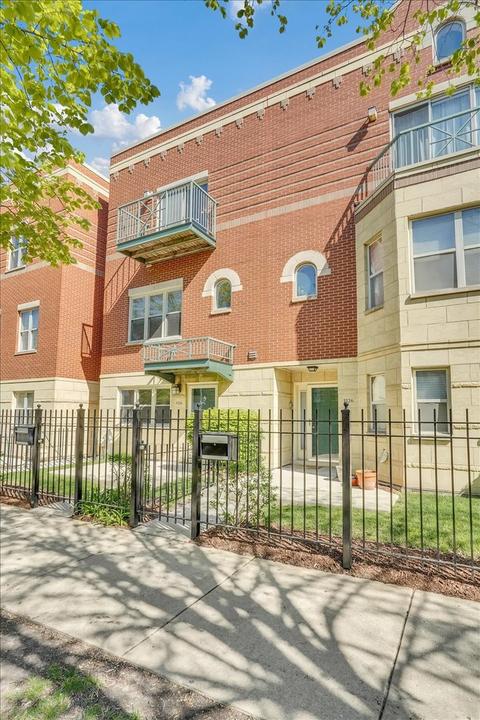 1124 E 46th St, Chicago, IL 60653 photo 2