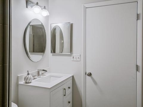 1124 E 46th St, Chicago, IL 60653 photo 9