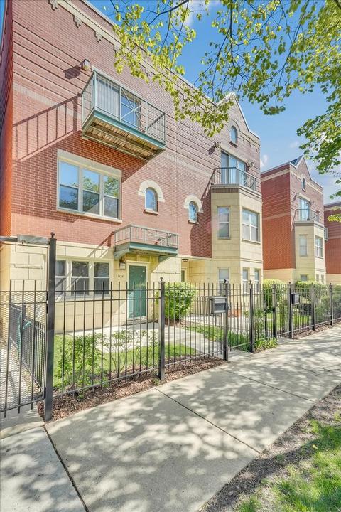 1124 E 46th St, Chicago, IL 60653 photo 1