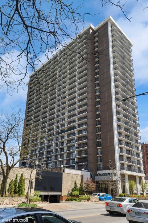 5855 N Sheridan Rd #18G, Chicago, IL 60660