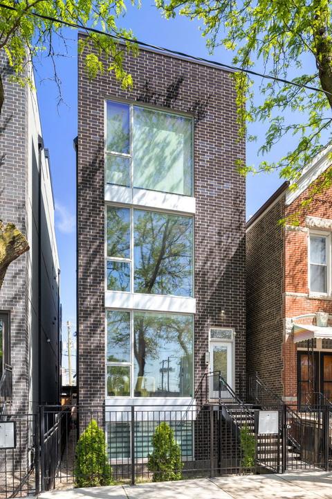 2420 W Iowa St #1, Chicago, IL 60622