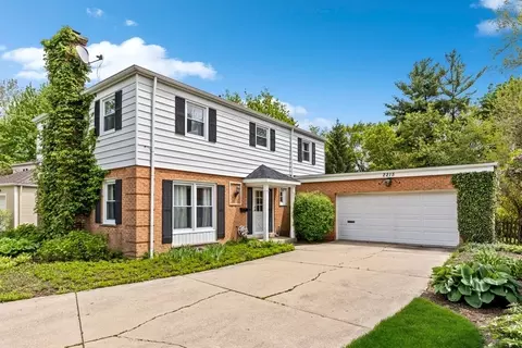 2215 Crestview Ln, Wilmette, IL 60091