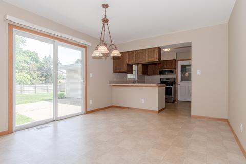 23809 Willow Ln, Minooka, IL 60447 photo 8