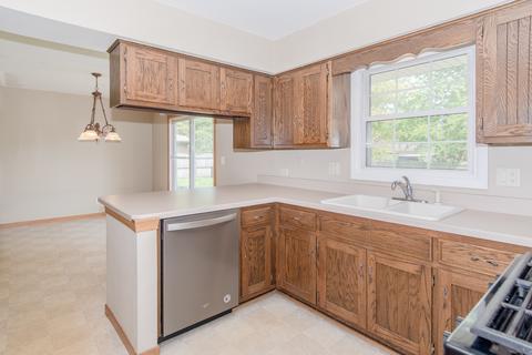 23809 Willow Ln, Minooka, IL 60447 photo 11